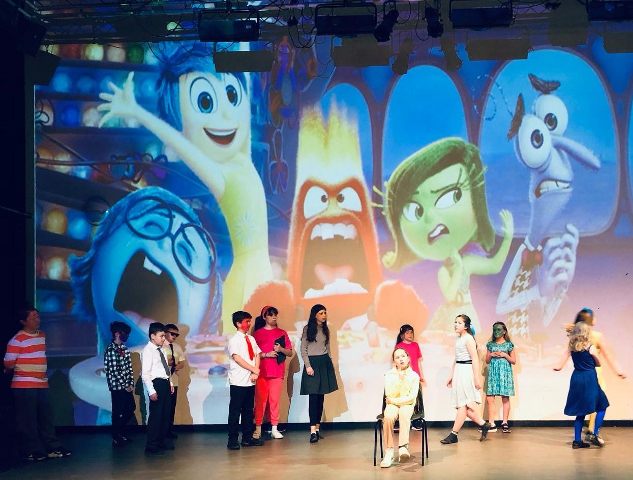 telford-stage-school.jpg" alt="Saturday afternoon performing arts"